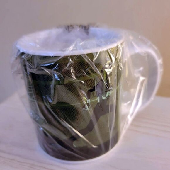 Dr Who Heat Sensitive Coffee Mug Color Changing Dalek Skeleton Doctor BBC NIP - Picture 8 of 12